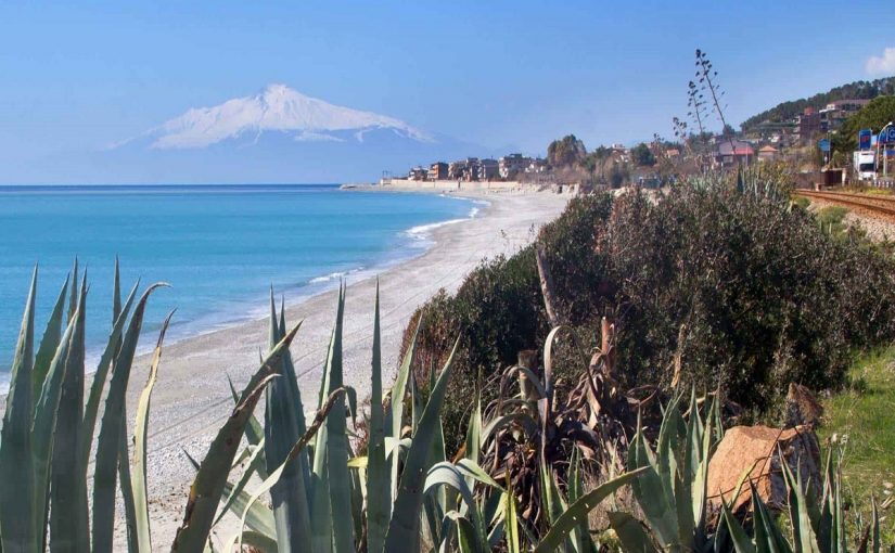 Palizzi, the Mediterranean sea and the Wine